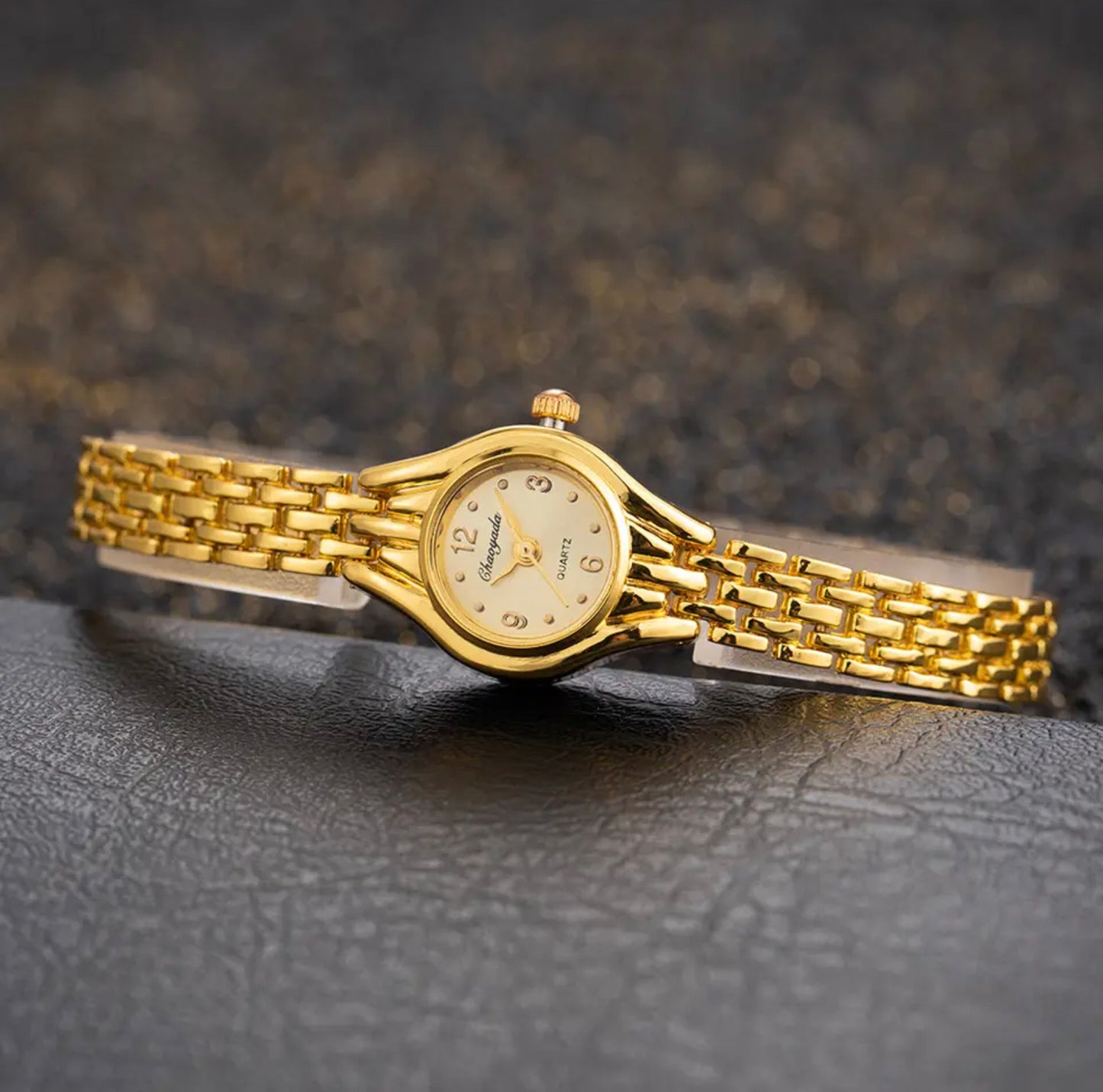 Classic Plain Women’s Watch Gold