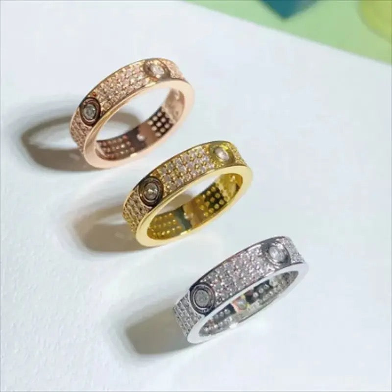 Diamonte princess ring